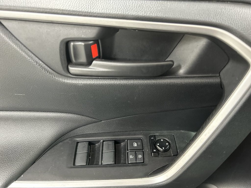 Used 2019 Toyota RAV4 LE w/ All Weather Liner Package AWD/4WD image 11