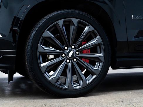 Used 2025 Cadillac Escalade V image 7