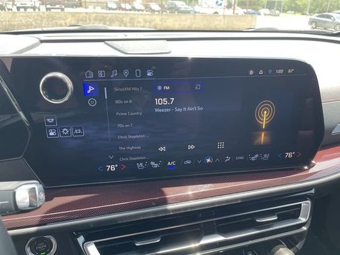 Used 2024 Chevrolet Traverse RS AWD/4WD image 19