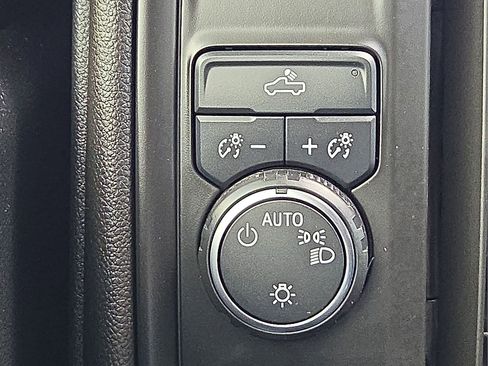 Used 2023 Chevrolet Silverado 1500 Custom RWD image 19