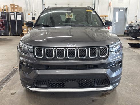 Used 2023 Jeep Compass Limited w/ Elite Group AWD/4WD image 2
