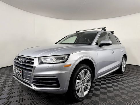 Used 2018 Audi Q5 2.0T Premium Plus w/ Premium Plus Package AWD/4WD image 2