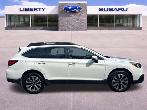 Used 2016 Subaru Outback 2.5i Limited AWD/4WD image 22