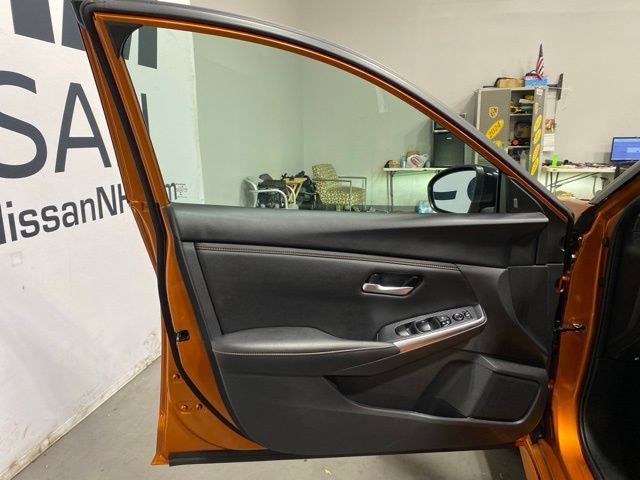 Certified 2023 Nissan Sentra SR FWD image 9