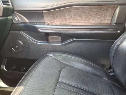 Used 2021 Ford Expedition Limited AWD/4WD image 23