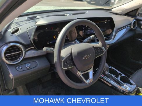 Used 2026 Chevrolet Trax ACTIV w/ Driver Confidence Package FWD image 9