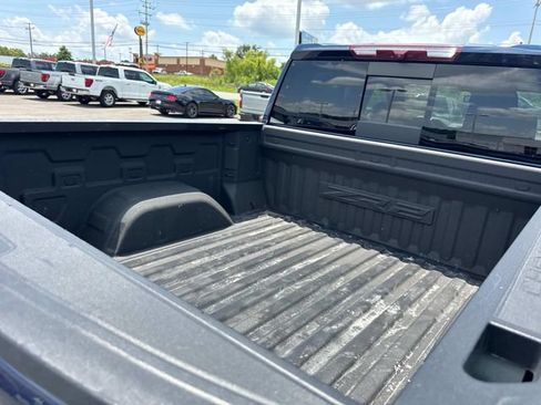 Used 2023 Chevrolet Silverado 1500 ZR2 AWD/4WD image 13