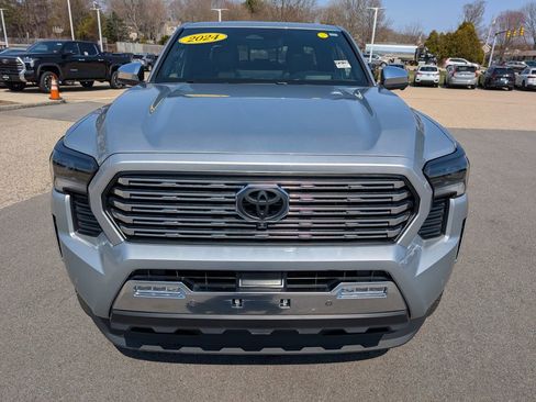 Used 2024 Toyota Tacoma Limited AWD/4WD image 9