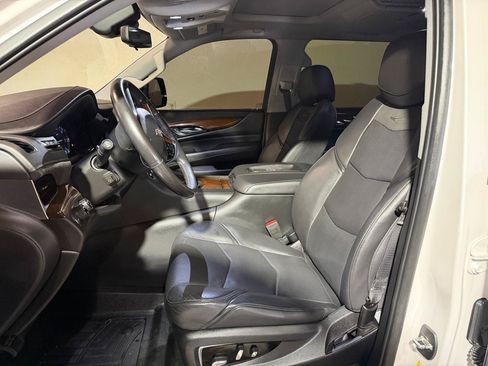 Used 2020 Cadillac Escalade ESV Luxury AWD/4WD image 10