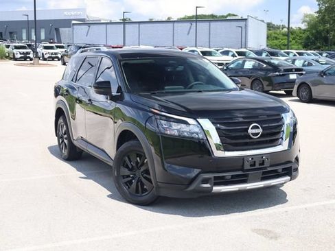 Certified 2025 Nissan Pathfinder SL AWD/4WD image 2