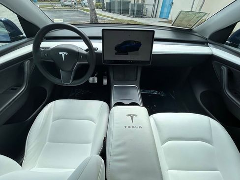 Used 2023 Tesla Model Y Performance image 10