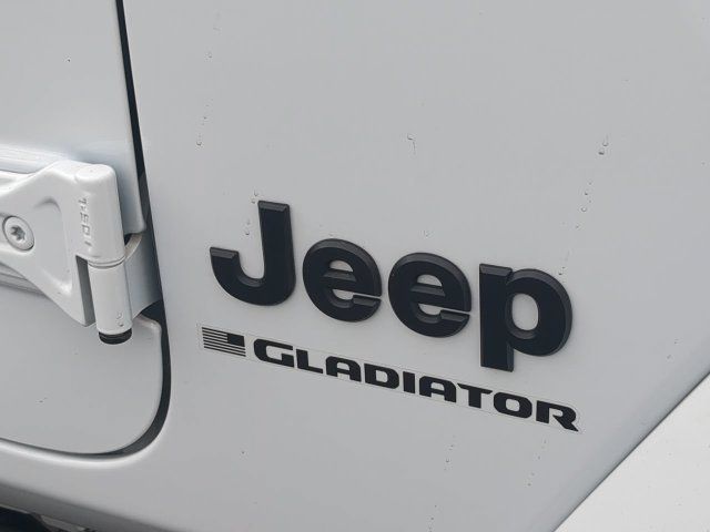Used 2023 Jeep Gladiator Overland AWD/4WD image 13