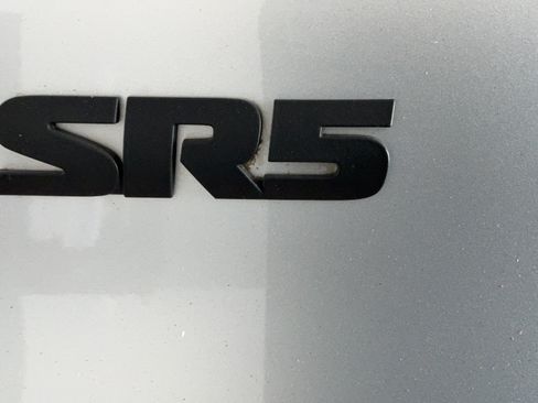 Certified 2021 Toyota 4Runner SR5 AWD/4WD image 40