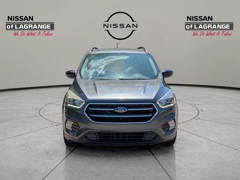 Used 2019 Ford Escape SE FWD image 2