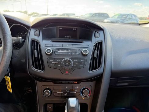 Used 2016 Ford Focus SE FWD image 13