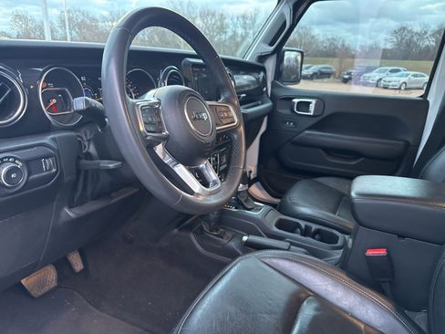 Used 2023 Jeep Wrangler Unlimited Sahara image 18