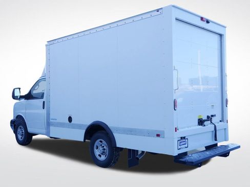 New 2025 Chevrolet Express 3500 w/ Power Convenience Package RWD image 9