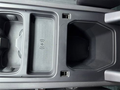 Used 2022 Land Rover Defender 110 SE image 35