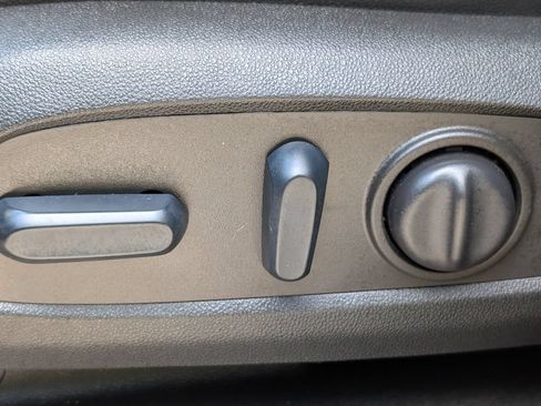 Used 2022 Chevrolet Equinox RS w/ Infotainment Package FWD image 33