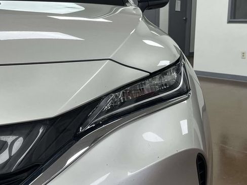 Used 2021 Toyota Venza LE w/ Carpet Mat Package (TMS) AWD/4WD image 9