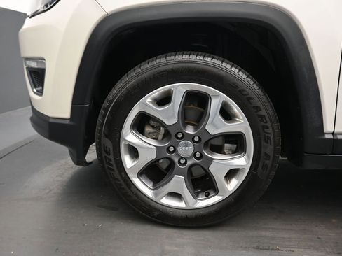 Used 2020 Jeep Compass Limited w/ Premium Lighting Group AWD/4WD image 48