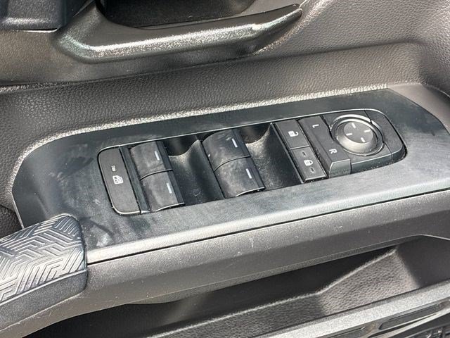 Certified 2025 Toyota Tacoma SR5 AWD/4WD image 13