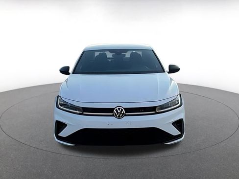 Used 2025 Volkswagen Jetta Sport image 4