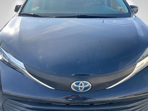 Used 2021 Toyota Sienna LE FWD image 6