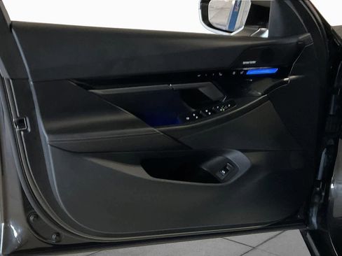 Certified 2025 BMW 530i RWD image 20