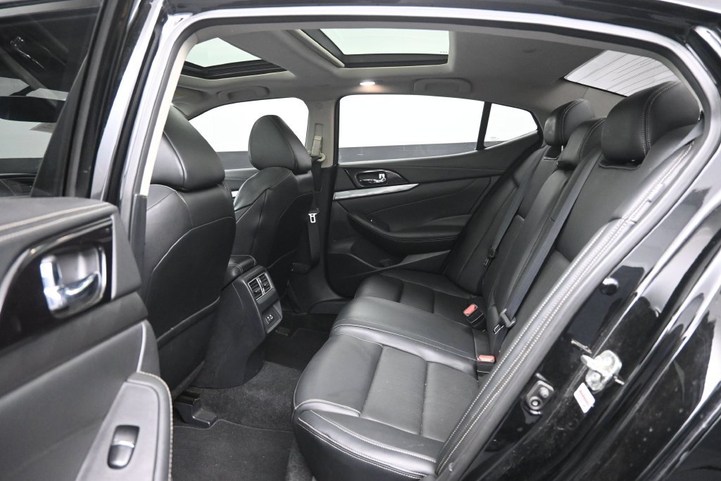 Used 2019 Nissan Maxima 3.5 SL w/ Floor Mat Group FWD image 25
