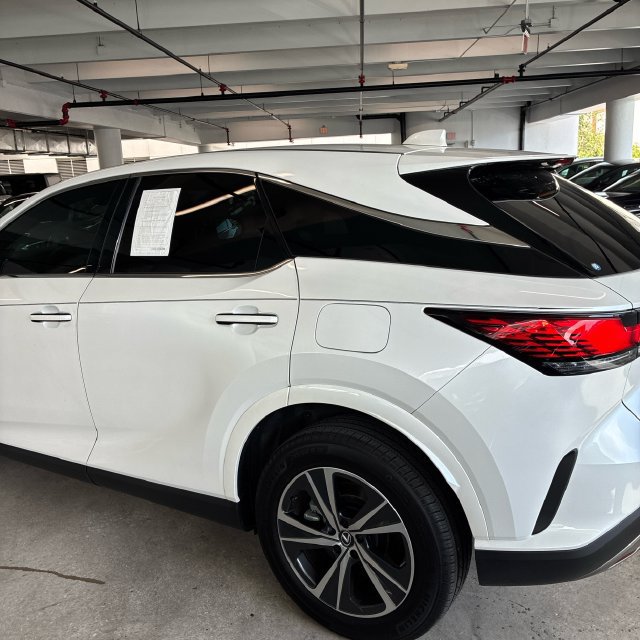 Used 2025 Lexus RX 350 FWD w/ Technology Package image 6