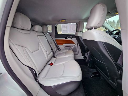 Certified 2022 Jeep Compass Limited image 35