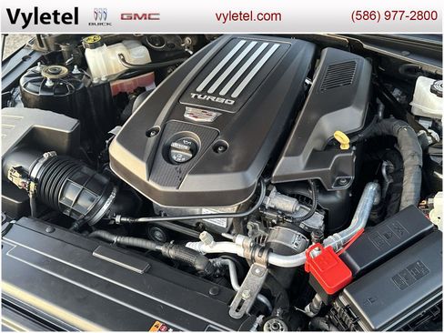 Used 2023 Cadillac CT4 V w/ Technology Package image 9