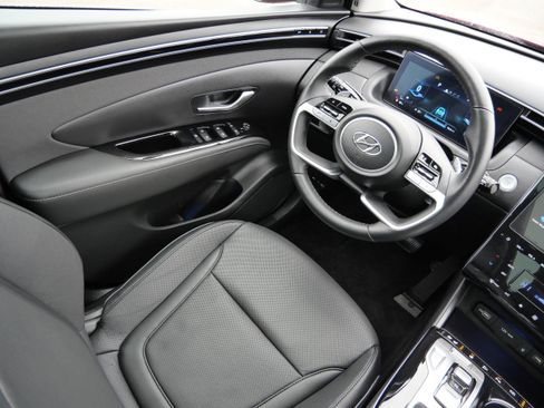 Certified 2024 Hyundai Tucson Limited image 9