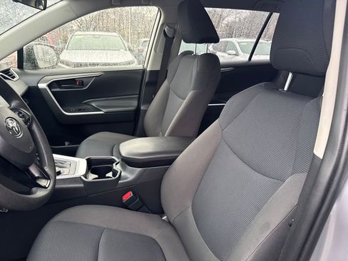 Used 2020 Toyota RAV4 LE image 15