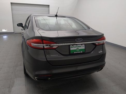 Used 2017 Ford Fusion SE w/ Fusion SE Technology Package image 6