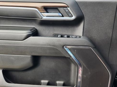 Used 2023 Chevrolet Silverado 1500 LT image 22