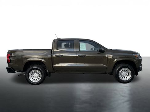 Used 2024 Chevrolet Colorado W/T image 9