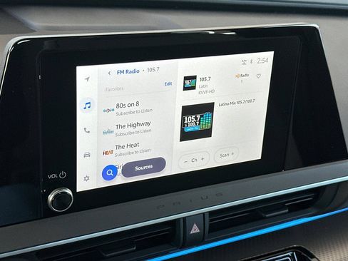 Certified 2024 Toyota Prius XLE FWD image 18