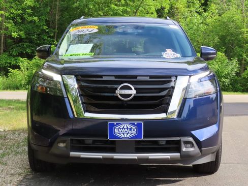 Used 2024 Nissan Pathfinder SV AWD/4WD image 17