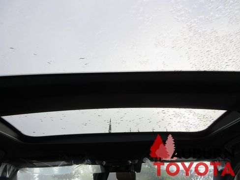 New 2025 Toyota Crown Signia image 9