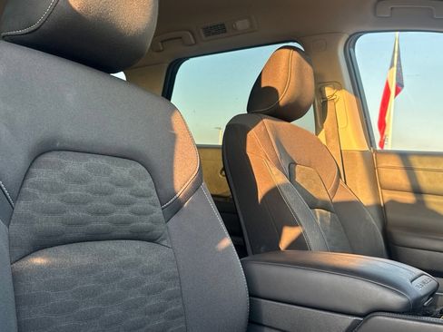 Certified 2024 Nissan Pathfinder SV FWD image 30
