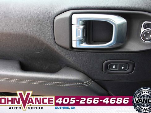 Used 2021 Jeep Wrangler Unlimited Sahara AWD/4WD image 30