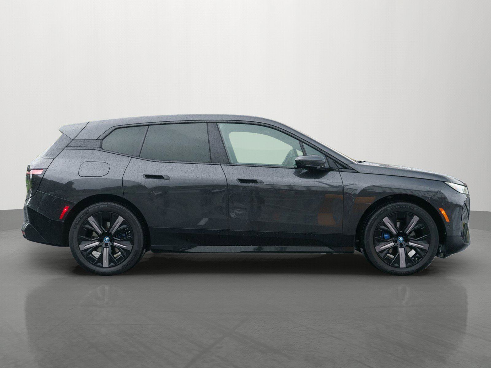 Used 2024 BMW iX xDrive50 w/ Premium Package AWD/4WD image 8