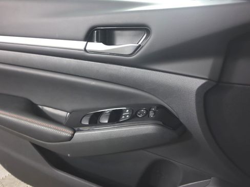 New 2025 Nissan Altima 2.5 SR w/ SR Premium Package image 20
