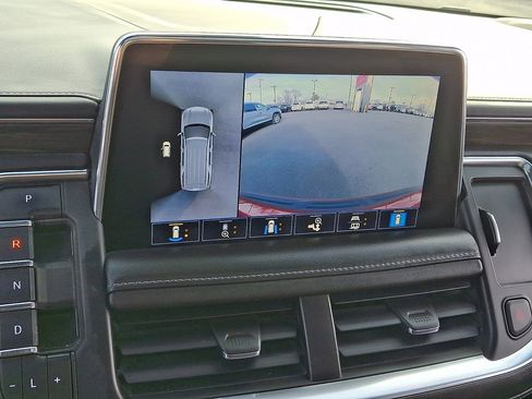 Used 2021 Chevrolet Tahoe Z71 w/ Z71 Off-Road Package image 19