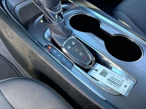 Used 2022 Chevrolet Malibu LT FWD image 29