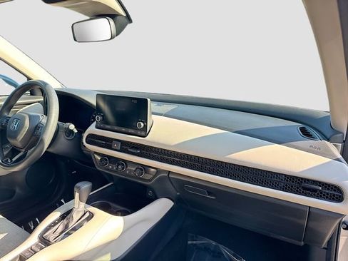 Certified 2023 Honda HR-V LX image 26