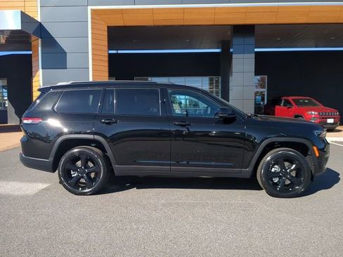 New 2025 Jeep Grand Cherokee L Limited w/ Luxury Tech Group II image 3