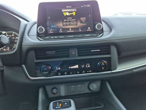 Used 2025 Nissan Rogue SV AWD/4WD image 29